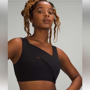 Lululemon Nulu Cross Front Black Sports Bra sz 6